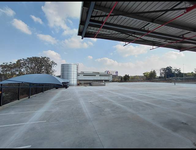 6,700M² WAREHOUSE TO LET IN BREDELL